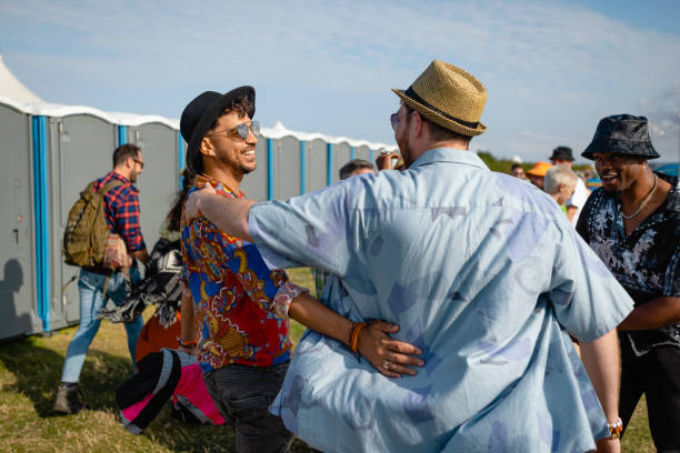 Best Best portable toilet rental  in Maplewood, MN